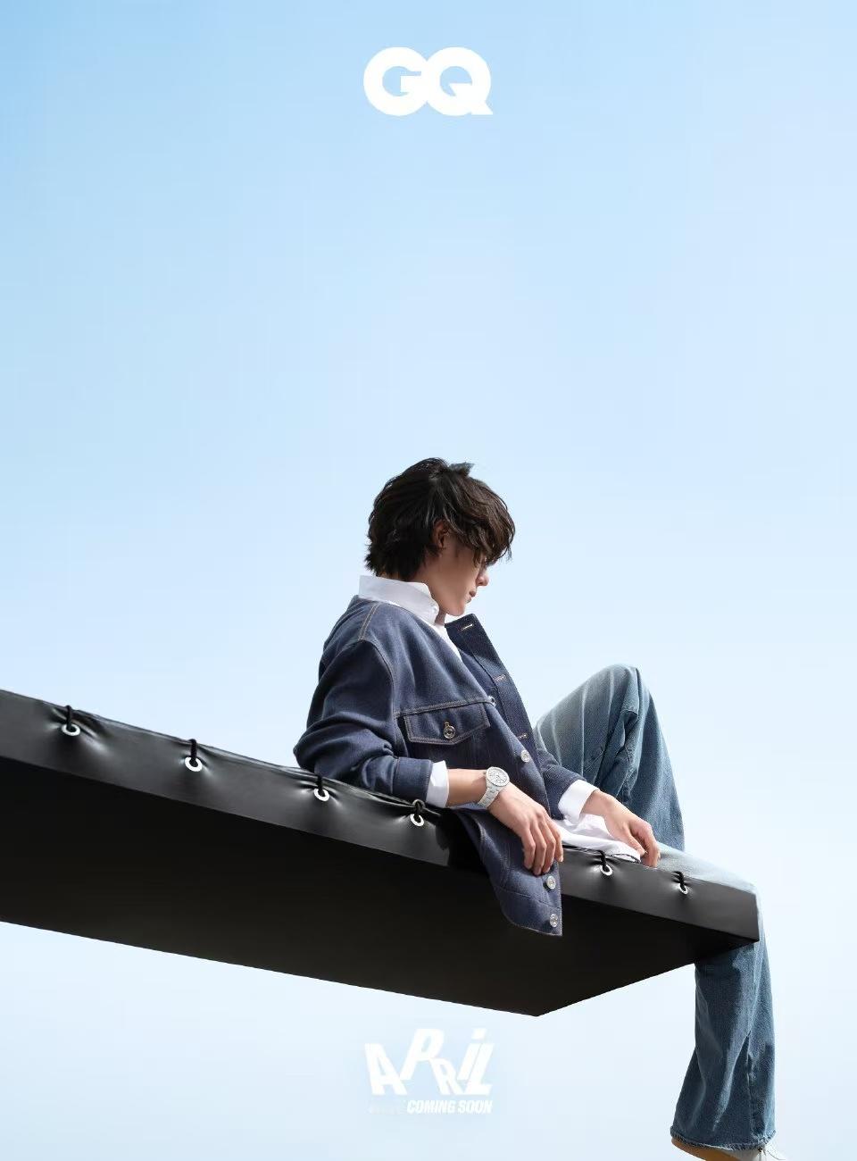 王一博向更高处吹王一博慵懒感大片王一博向更高处吹，太帅了，