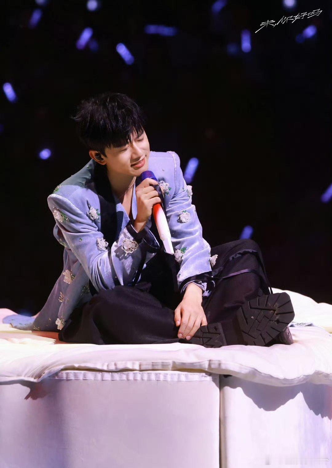 张杰未live巡回演唱会 天呐天呐天呐！跨年新舞台魅力四射难抗拒，新春佳杰又以全