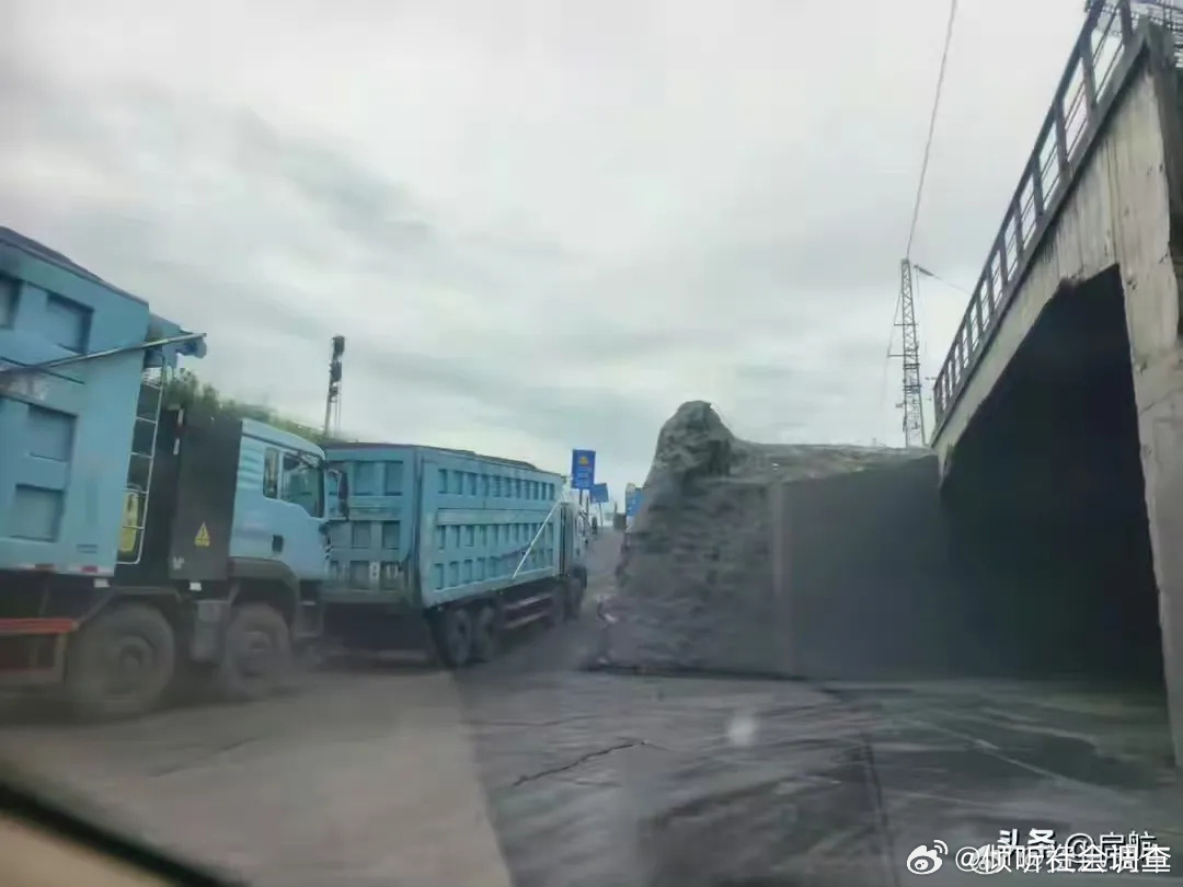 韩城龙门镇加气站周边乱象丛生：改装超载货车沿路扬尘，引关注！本网笔者实地走访陕西