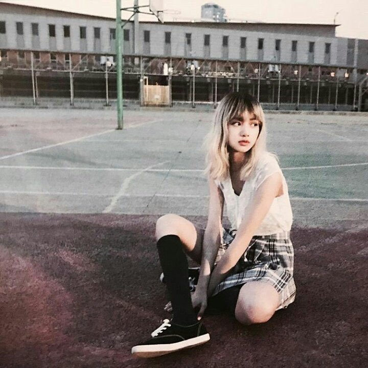 LISA🔥LISA出道十周年快乐 祝我们的忙内小莎出道十周年快乐✨！十年前她从
