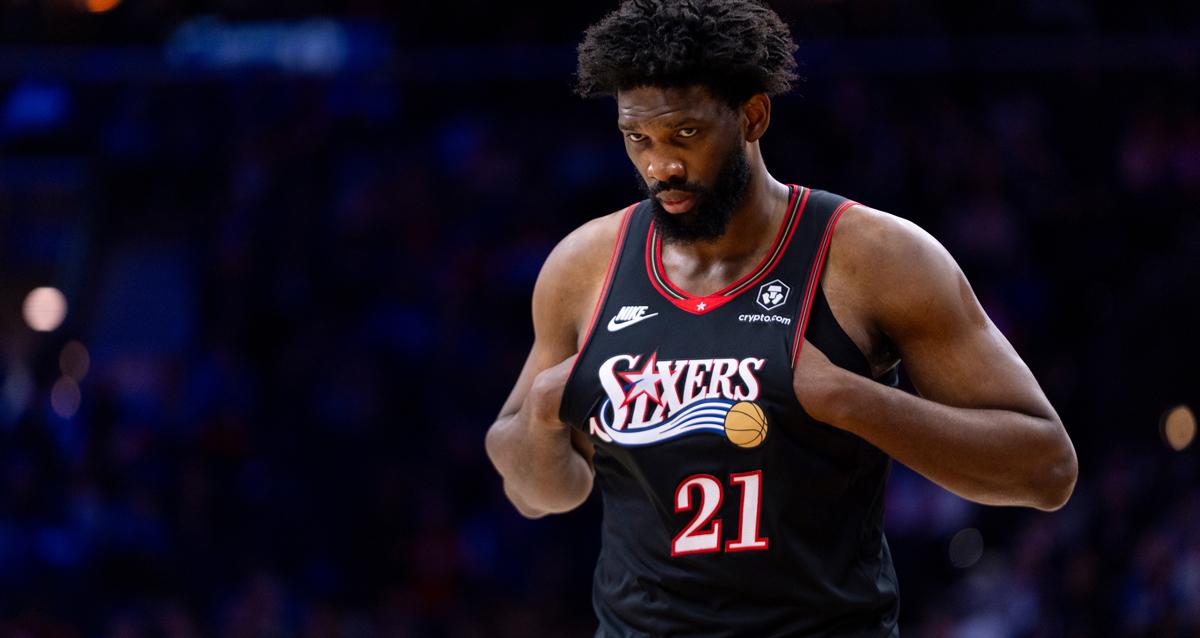 乔尔·恩比德被确诊为阑尾炎，将于今天下午在休斯敦接受手术治疗。
本赛季，恩比德共