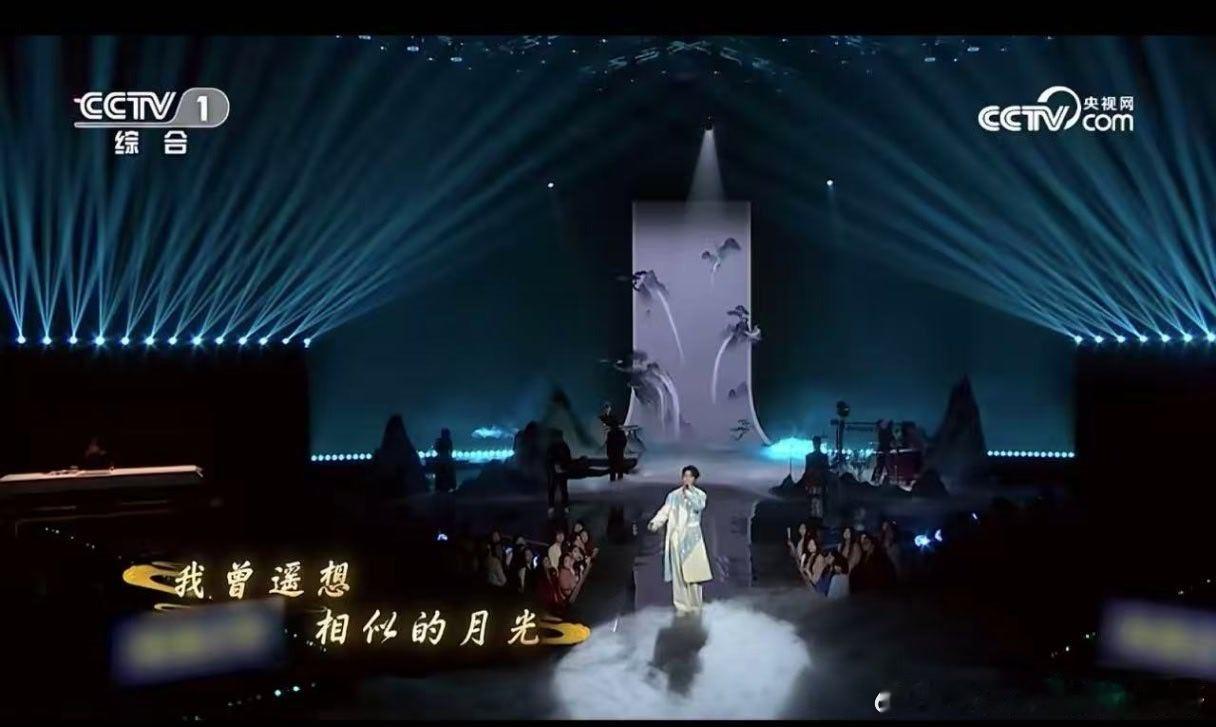 魏晨把家国情怀唱出来了 魏晨真的太会唱了，唱出了那种家国情怀的气质，造型也很好看