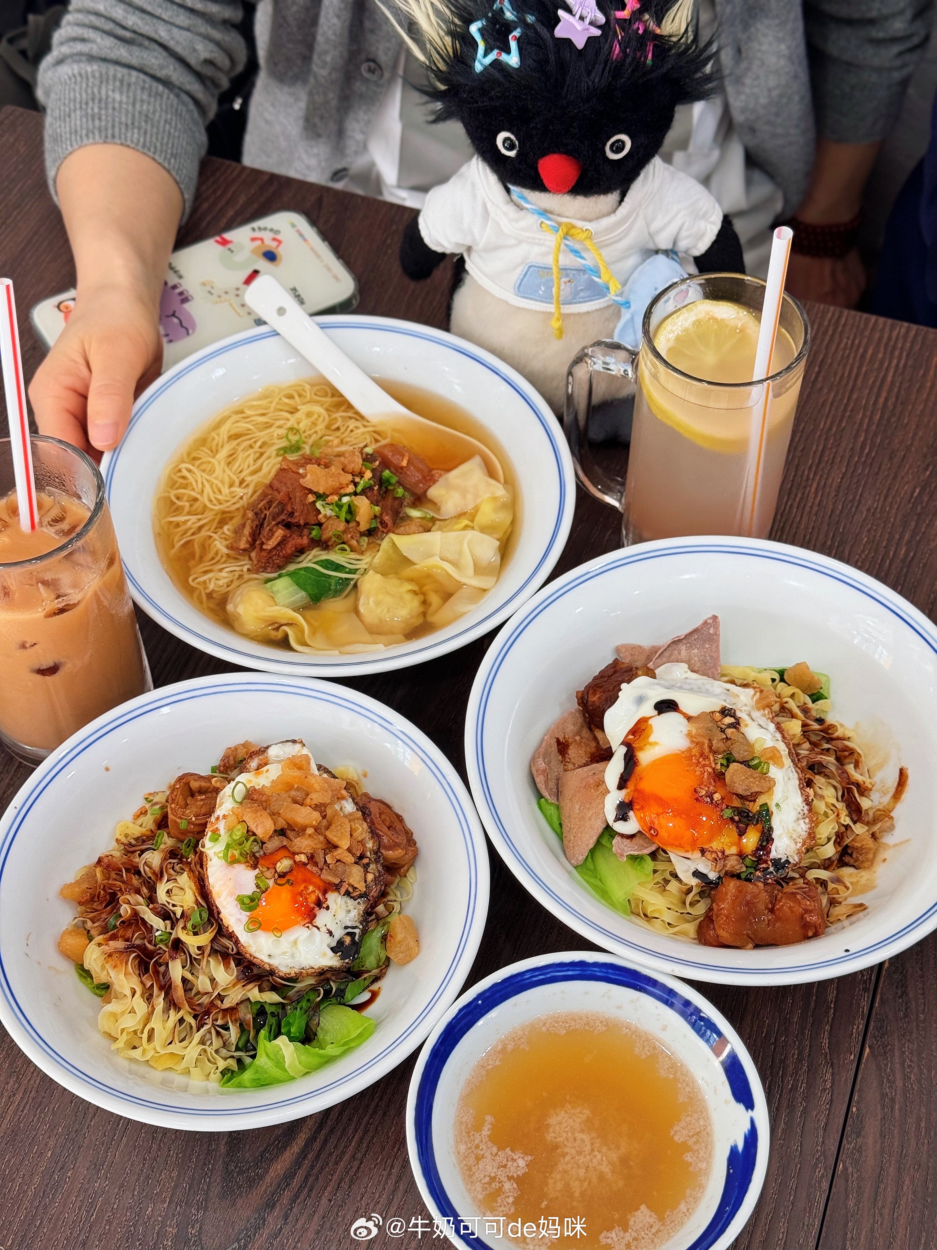 🇲🇴这家面店还是很值得一吃，味道hin不错😌招牌猪油渣捞面，另加了一份卤大