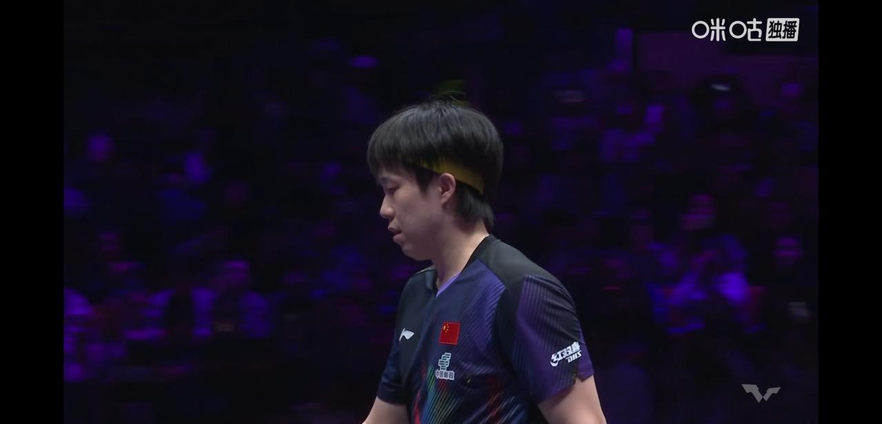 重庆冠军赛王楚钦首秀3：0击败对手，
晋级下一轮比赛。
看了一段王楚钦与孙逊教练