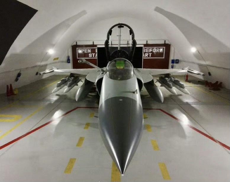 巴基斯坦空军使用歼10CE发射PL-15空对空导弹击落印度6架战斗机，包括两架法