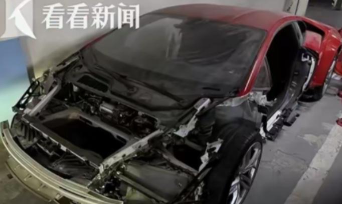 “抓到必须严惩！”上海一名女子出国，把一辆红色跑车停在地库盖好车衣，就放心走了。