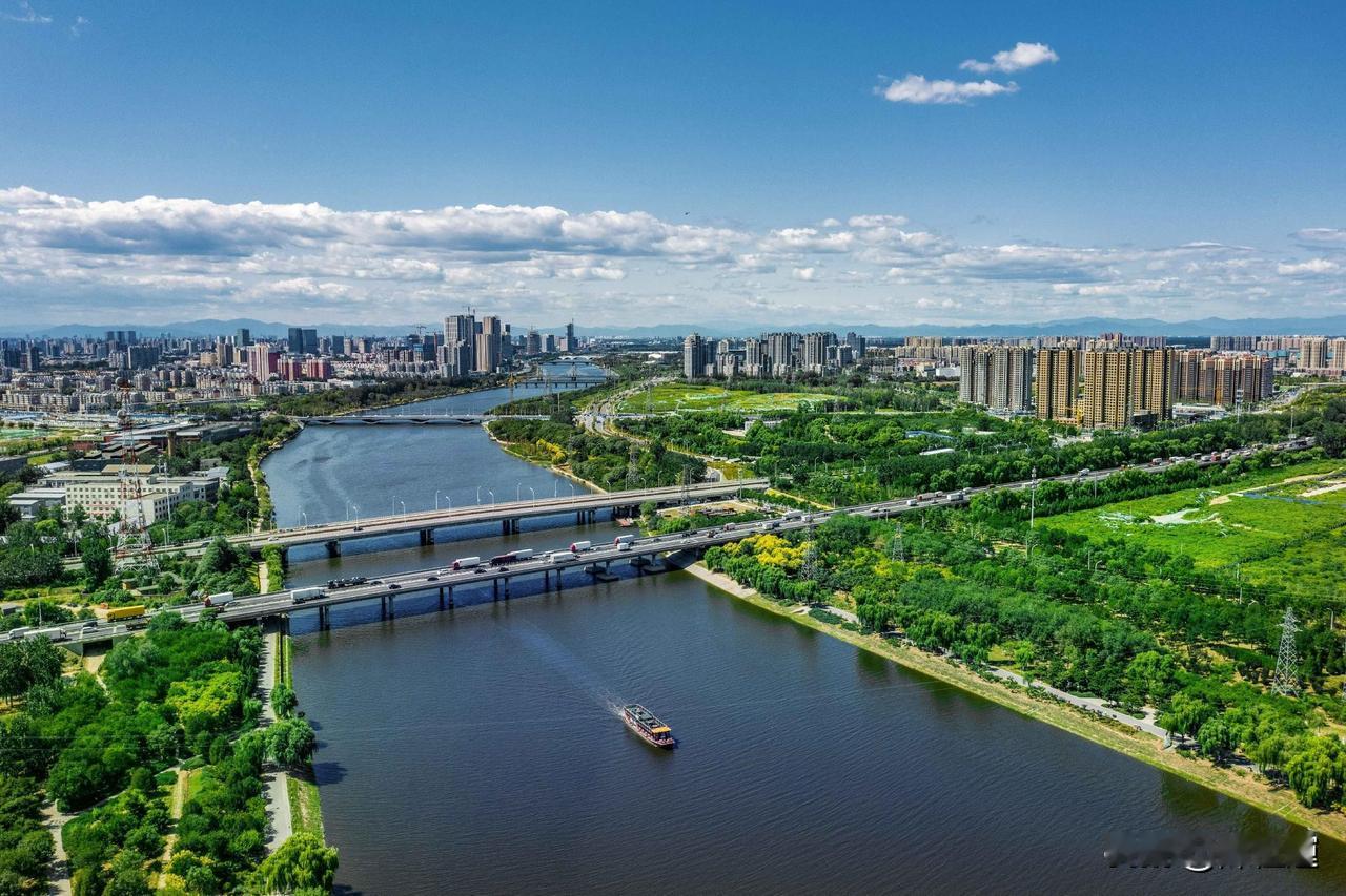 《瞭望》重磅发文：把北京建设得更美，一座超大城市，照见中国式现代化的城市样本
 