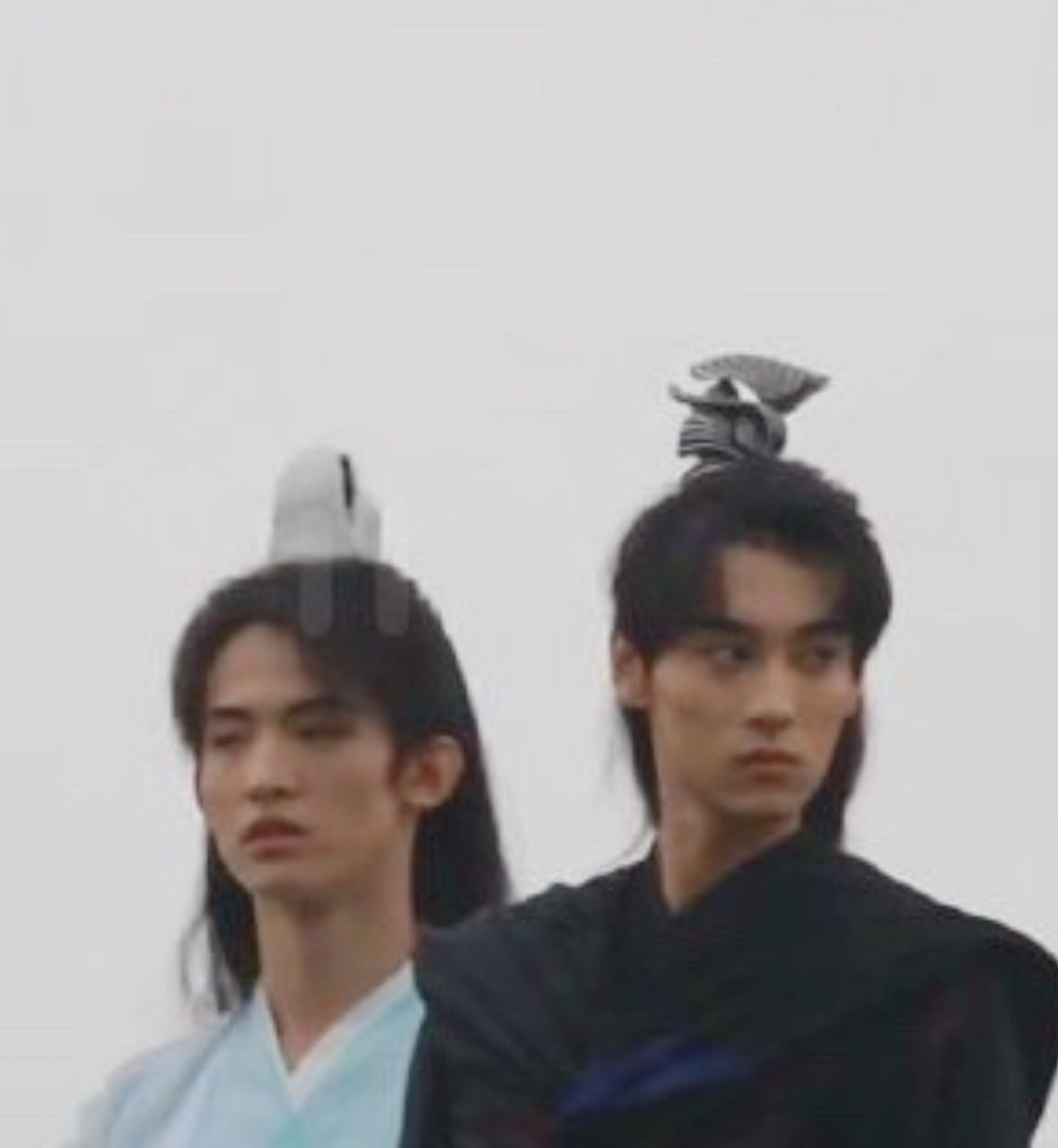 吉星高照哪怕再诡异只要播了他们也嗑的起劲所以这些人全是直的包括…