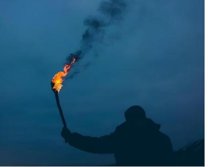 什叶派已经开始行动了，针对美国的报复不仅仅仅限于中东地区，而是全球各地。
 
近