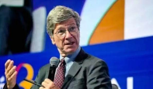 一个美国教授说了句大实话，台下掌声就没停过，他说，两千年，中国，从没跨过那片海去