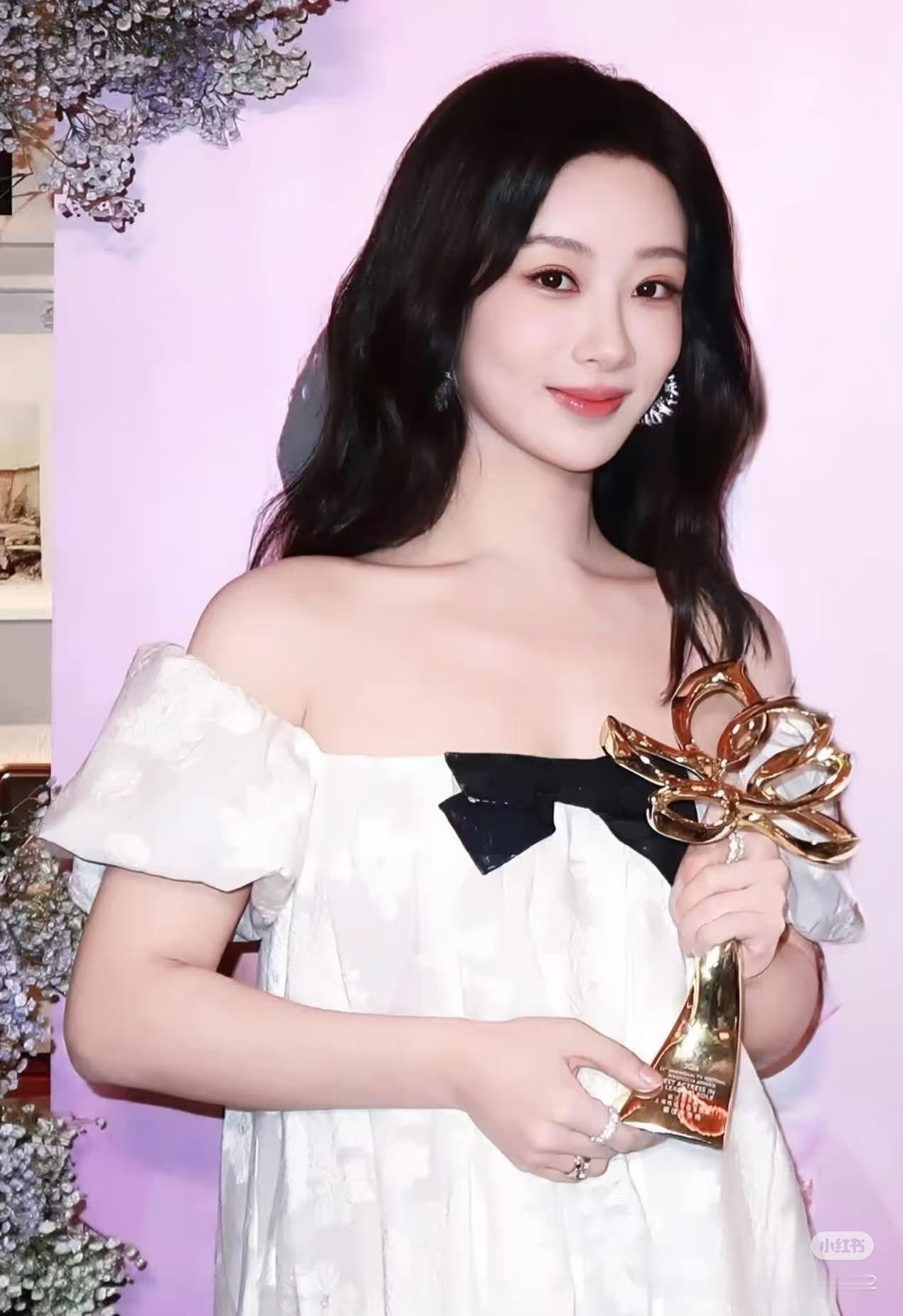 美丽的视后杨紫 