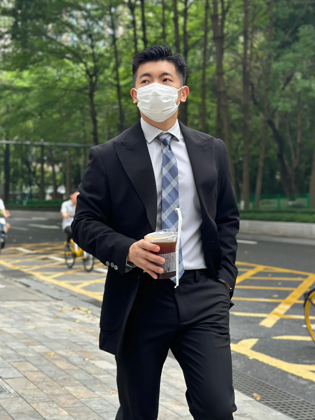 春夏西装穿搭｜黑西装也可以不普通☑️