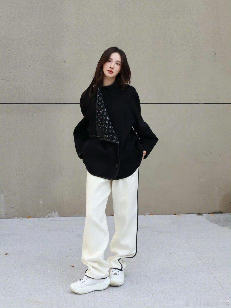 金晨道歉后为何仍被揪着不放道歉有用的话还要警察干嘛？况且这也不是道不道歉的事情吧