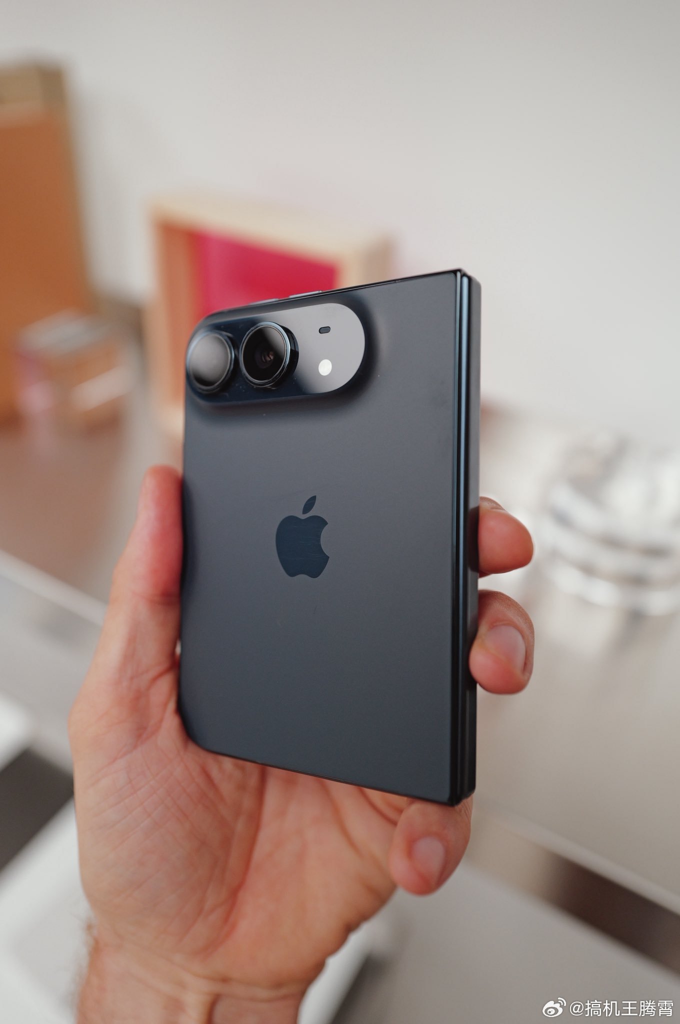 iPhoneDuo溢价从5.8万暴跌至7000目前来看首发当天iPhone Du