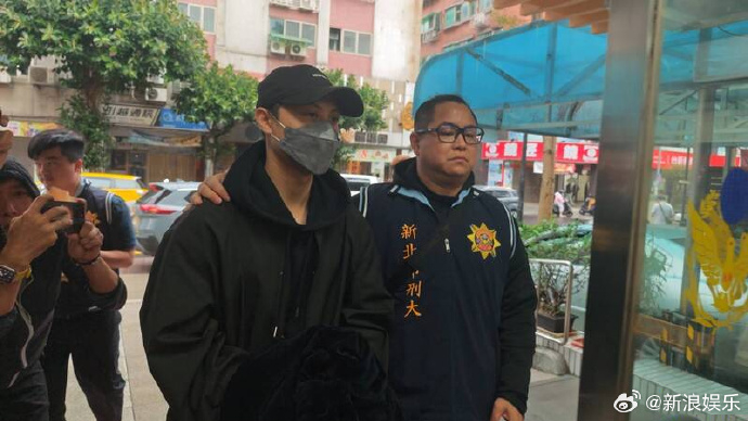 王子涉嫌逃兵役被捕 据台媒，中国台湾省新北地检署针对逃兵役案，发动第四波搜索行动