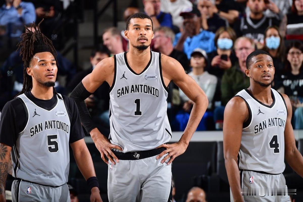 马刺赛季50胜！马刺119：115险胜快船，马刺球员得分排名一览：

01、卡斯