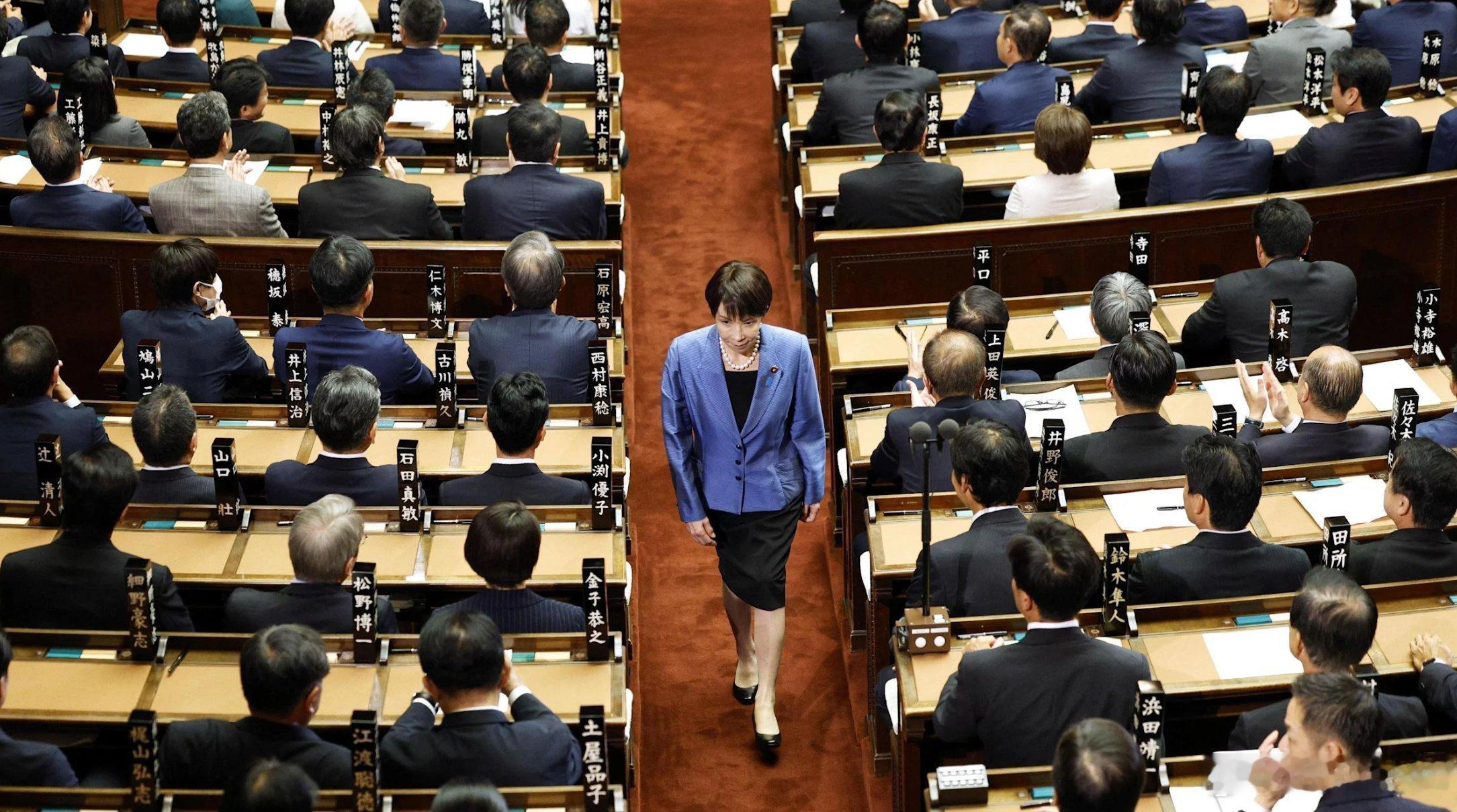 日本在年度防卫白皮书中将中国定为为“前所未有的最大战略挑战”，还声称要威慑台海冲