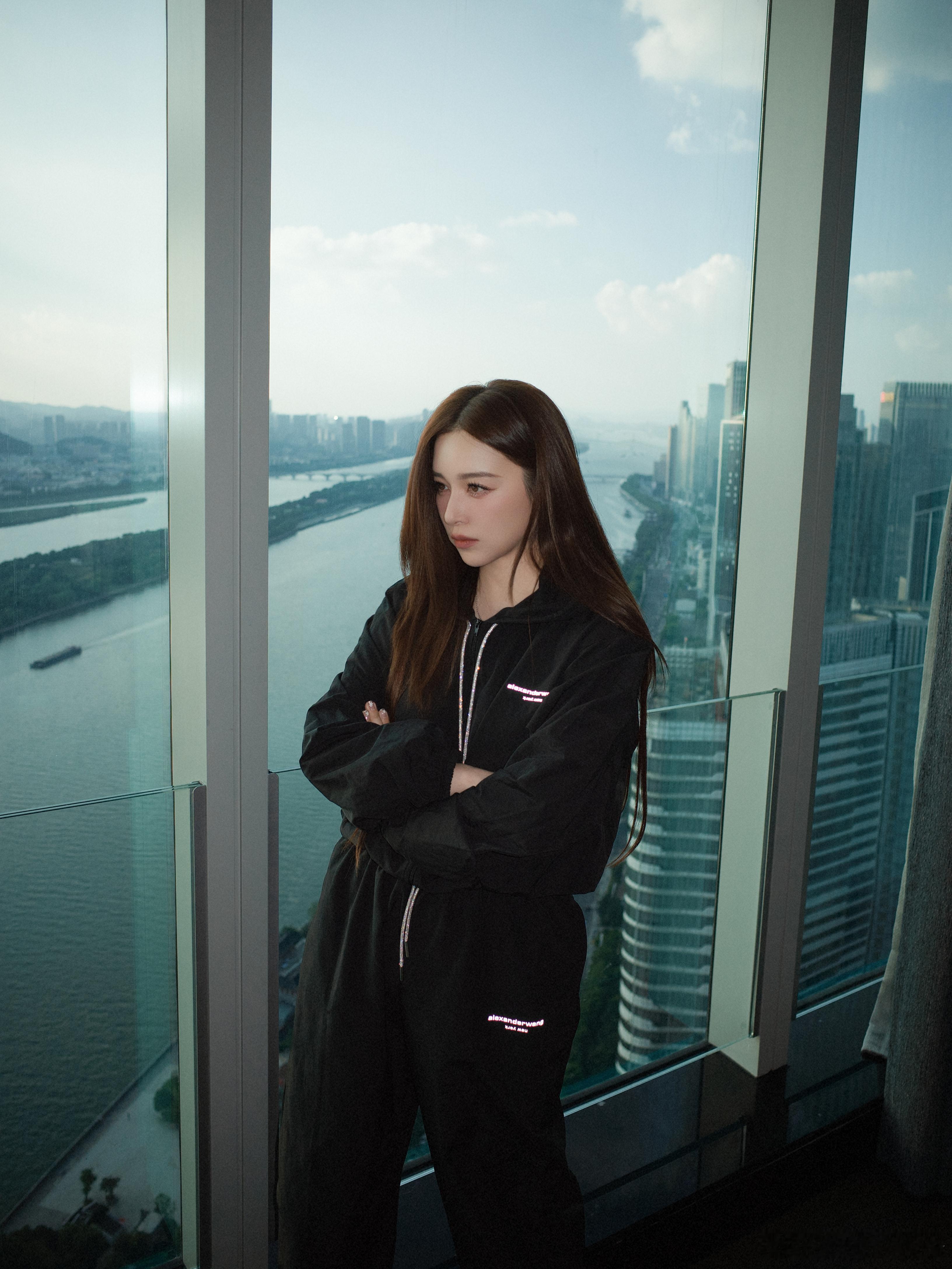 阚清子八月进组阚清子八月正式进组开启新戏拍摄，专心打磨角色，期待演员阚清子带来全