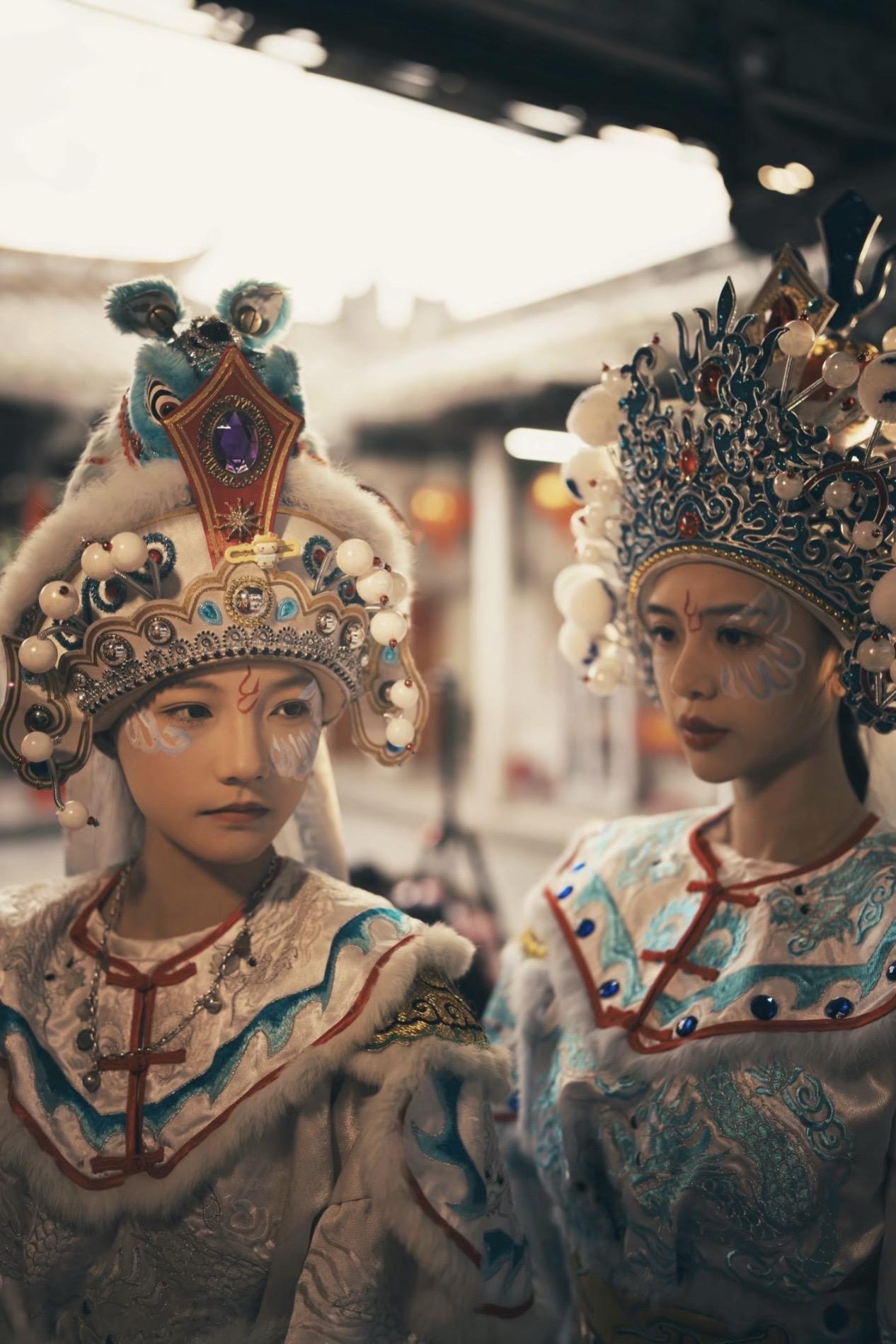 祝她铮铮 祝她昂扬.