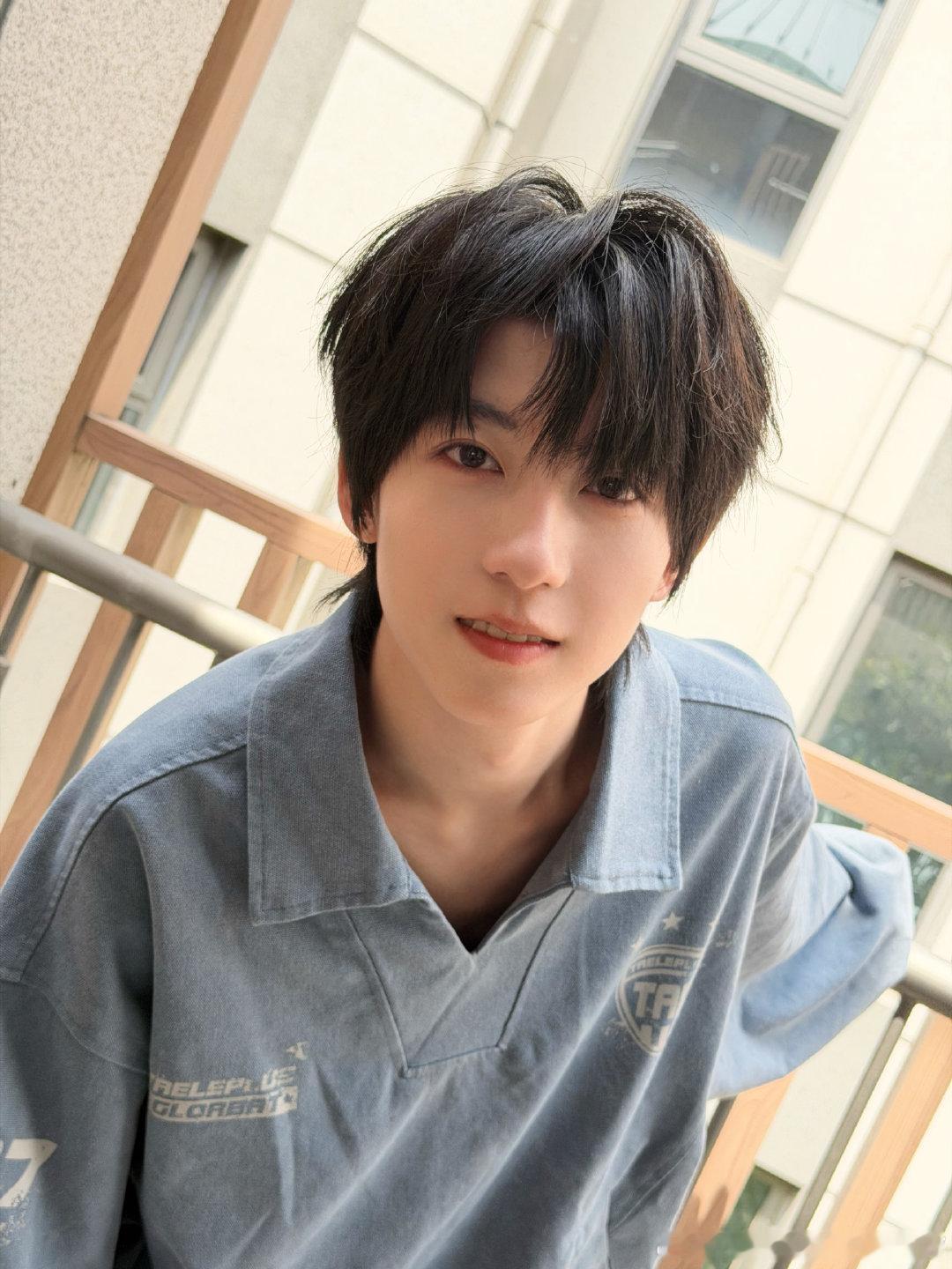杨博文YBW  💗杨博文周扬 💗杨博文我们的少年时代2 【今日创作官互动】?