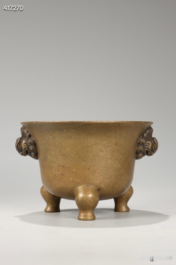 清 私家款天鸡耳三足铜炉

规格：高9.8cm，宽14cm，重1208.5g
此