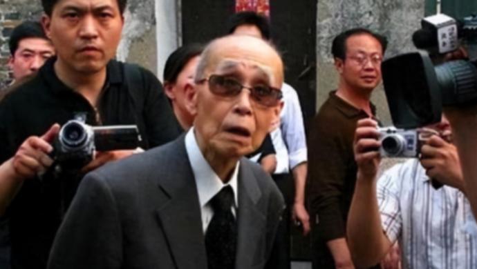 如今已然将近百岁的日本退伍老兵松本被问及对中国的看法竟然表示还想开战，日本军国主