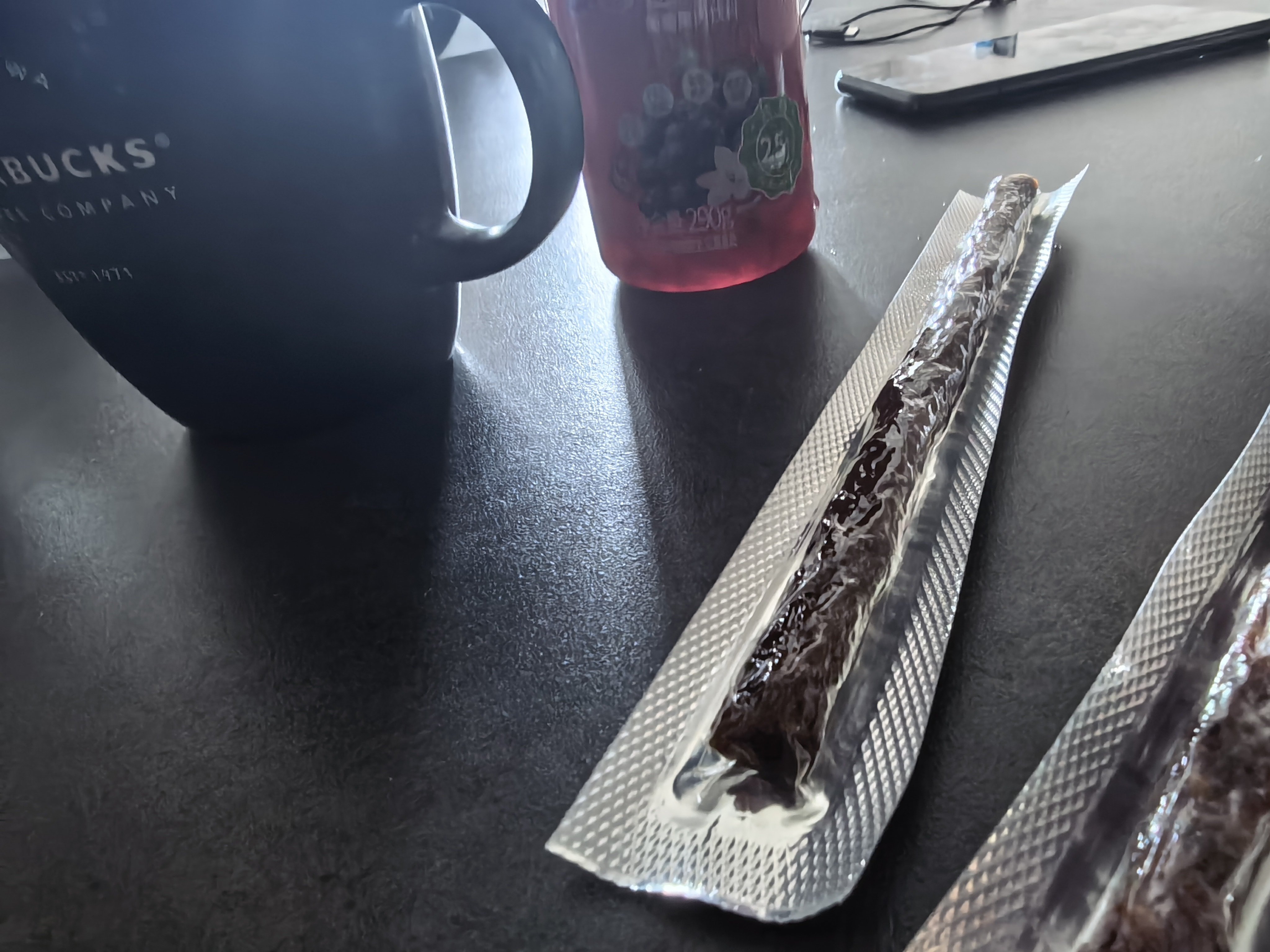 这几个月对东哥的喜欢不减反增这股劲要是用在其他男人身上我想我也可以谈一场轰轰烈烈