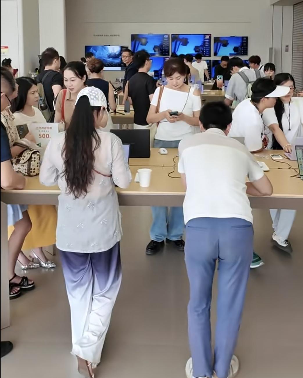 华为Pura X View阔直屏首销5日已接近50万台，马上就要迎来中秋和国庆黄