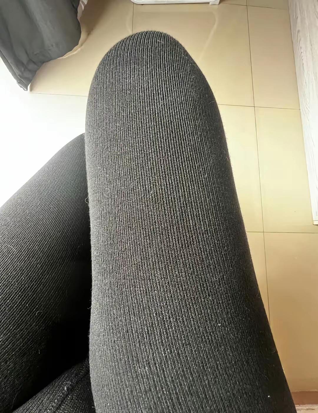 今天好冷呀，真的要穿厚点了，大家注意保暖喔