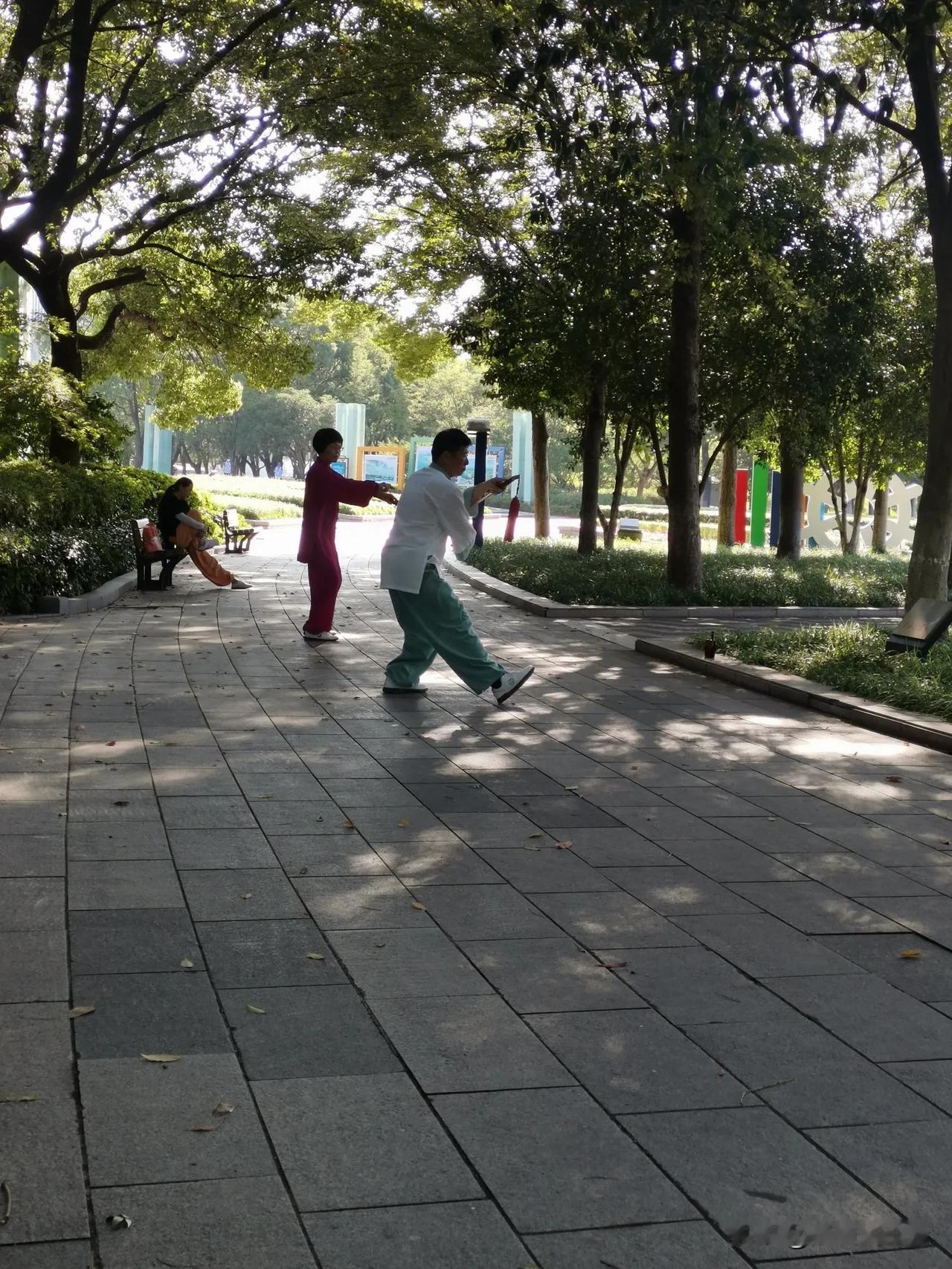 晨练。