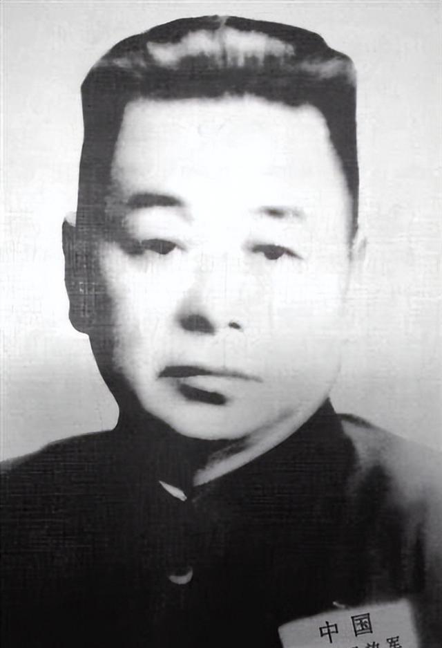遗体躺了44年，战功赫赫却无人敢埋，他到底得罪了谁？

郑州这事，1977年一个