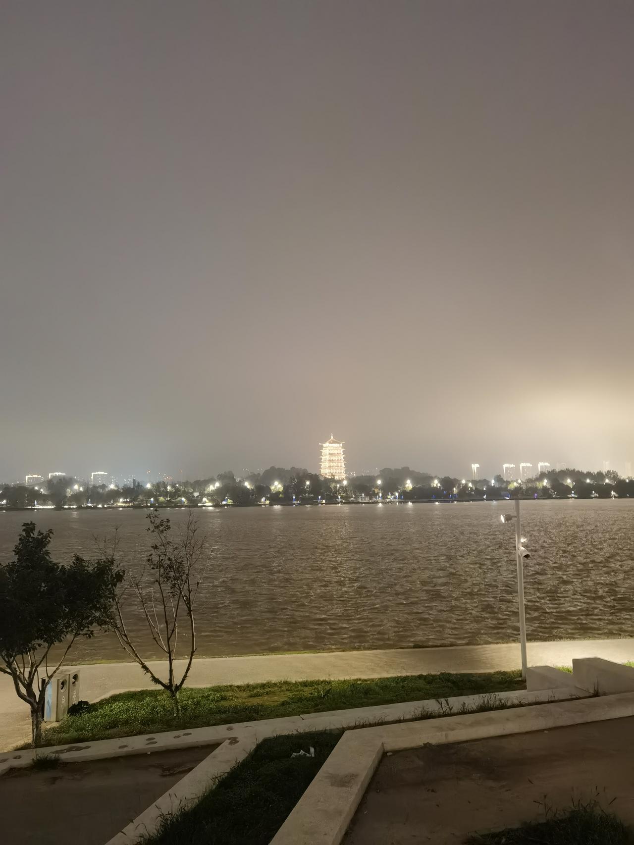 分享一张你最近拍的西安一角的照片美丽的灞河！