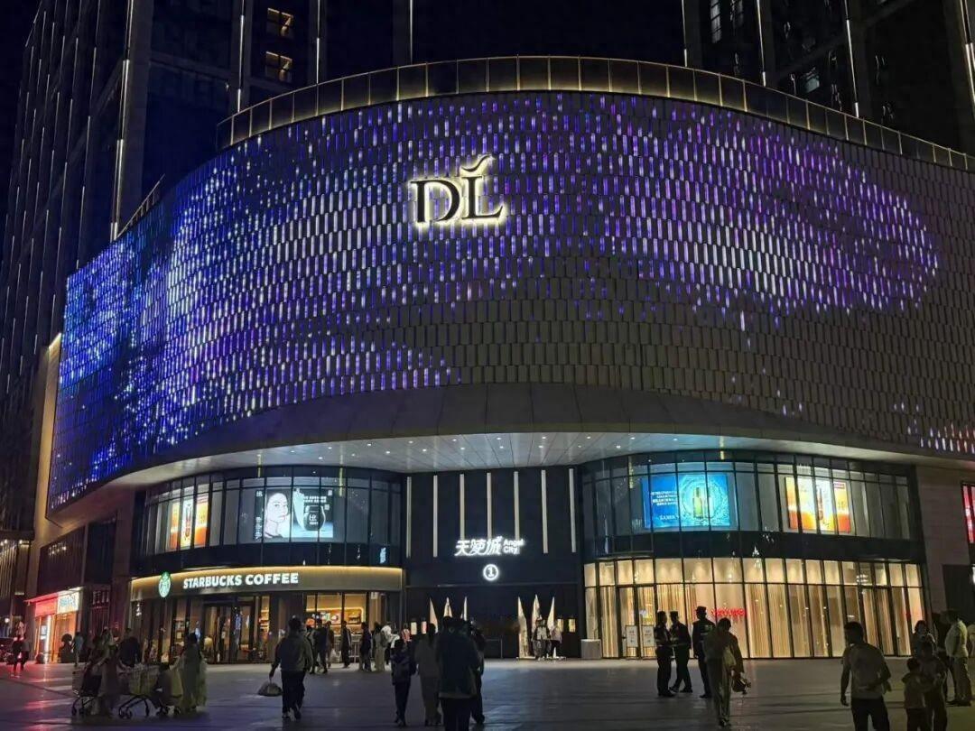 8 月 14 日，胖东来发布郑州店招聘补充公告，计划招聘 100 名退伍边防军人