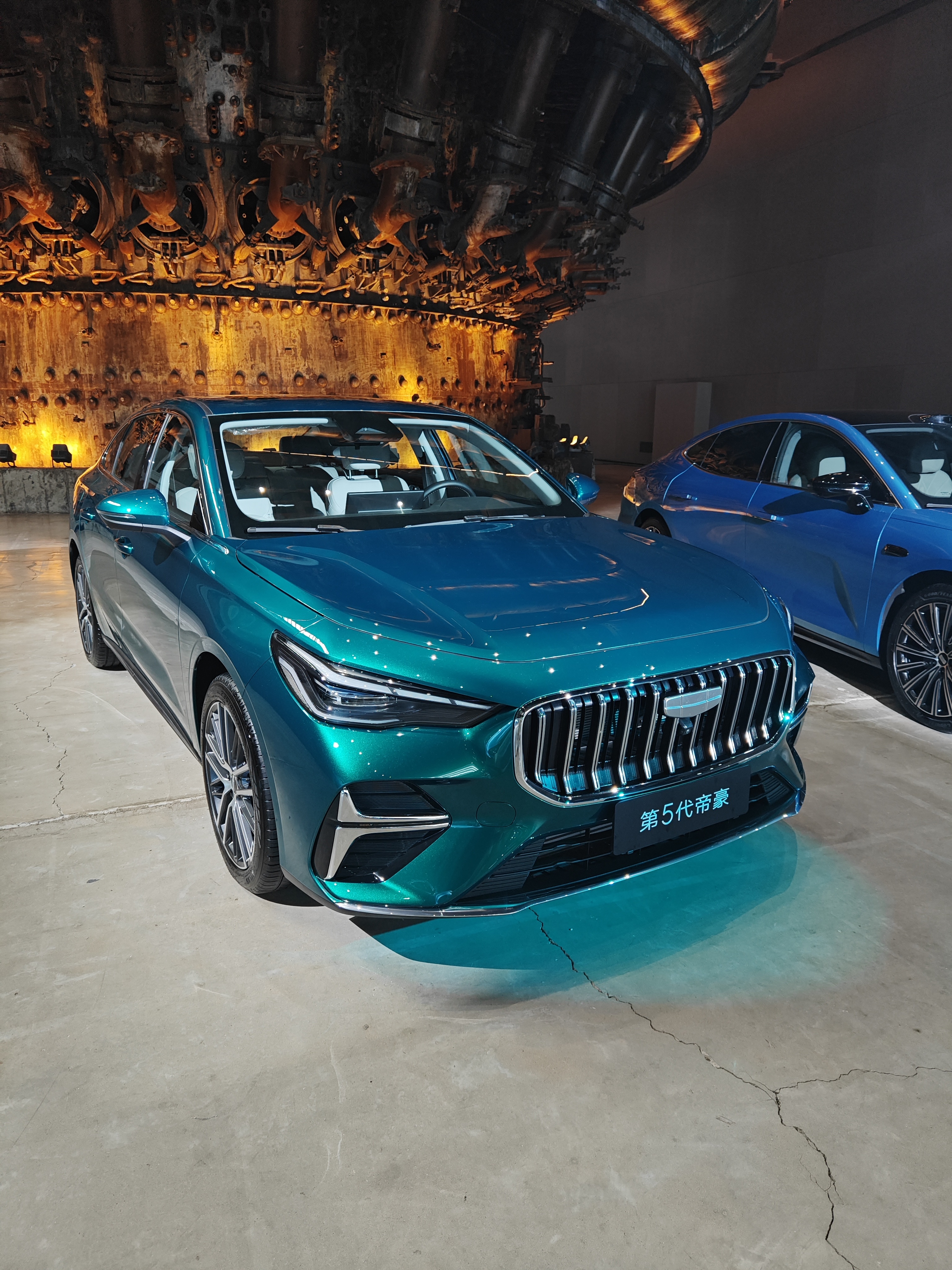 第一次见到第五代吉利帝豪实车这家伙绝对算中国家轿的常青树了吧吉利帝豪新车新车