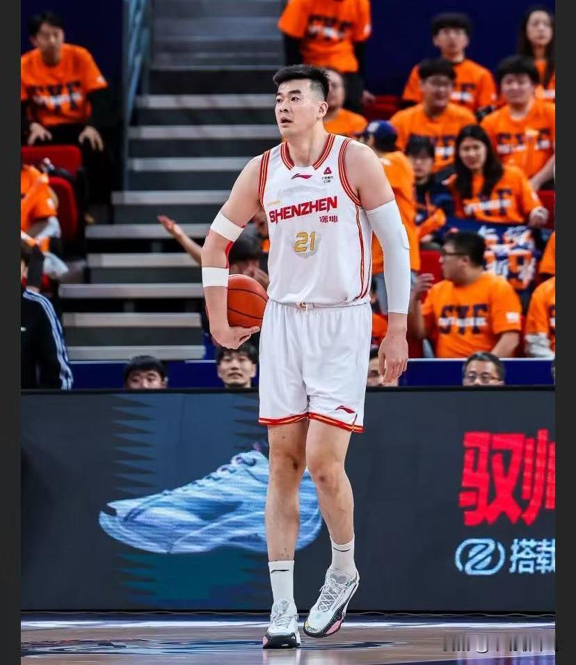深圳缺兵少将恐遭广厦横扫：小孩哥李慕豪缺席G3！
5月21日晚间，CBA半决赛深