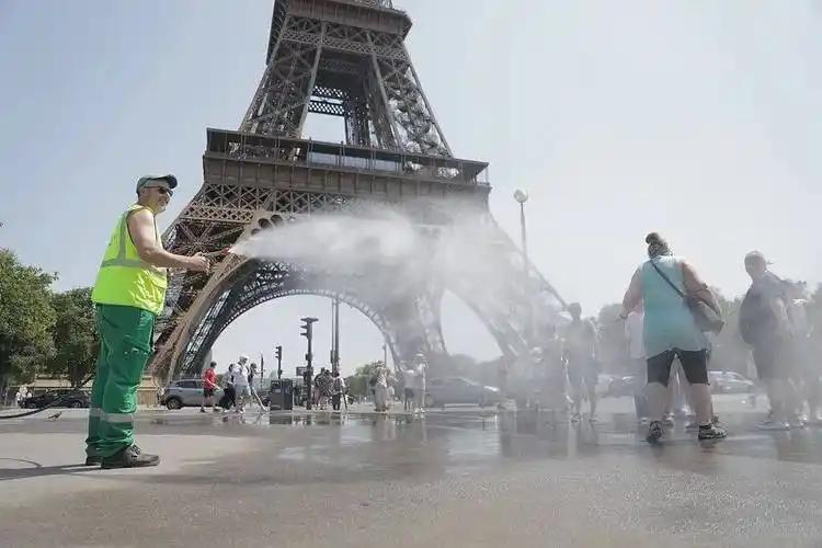 据说，此次欧洲热浪已经让法国上千人热死。但即便如此高温炙烤，你可能想象不到，法国