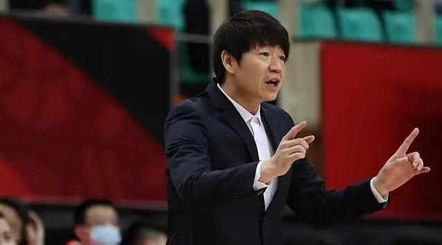 超三分之一，全联盟20支球队中7支球队主教练易人，CBA休赛期换帅换疯了！
1、