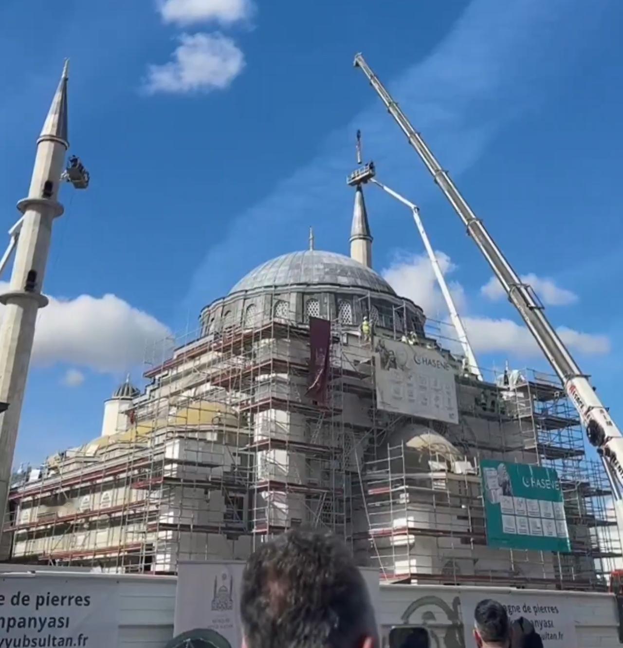 法国斯特拉斯堡，欧洲最大的清真寺正在封顶。

该项目占地10000平方米，由土耳