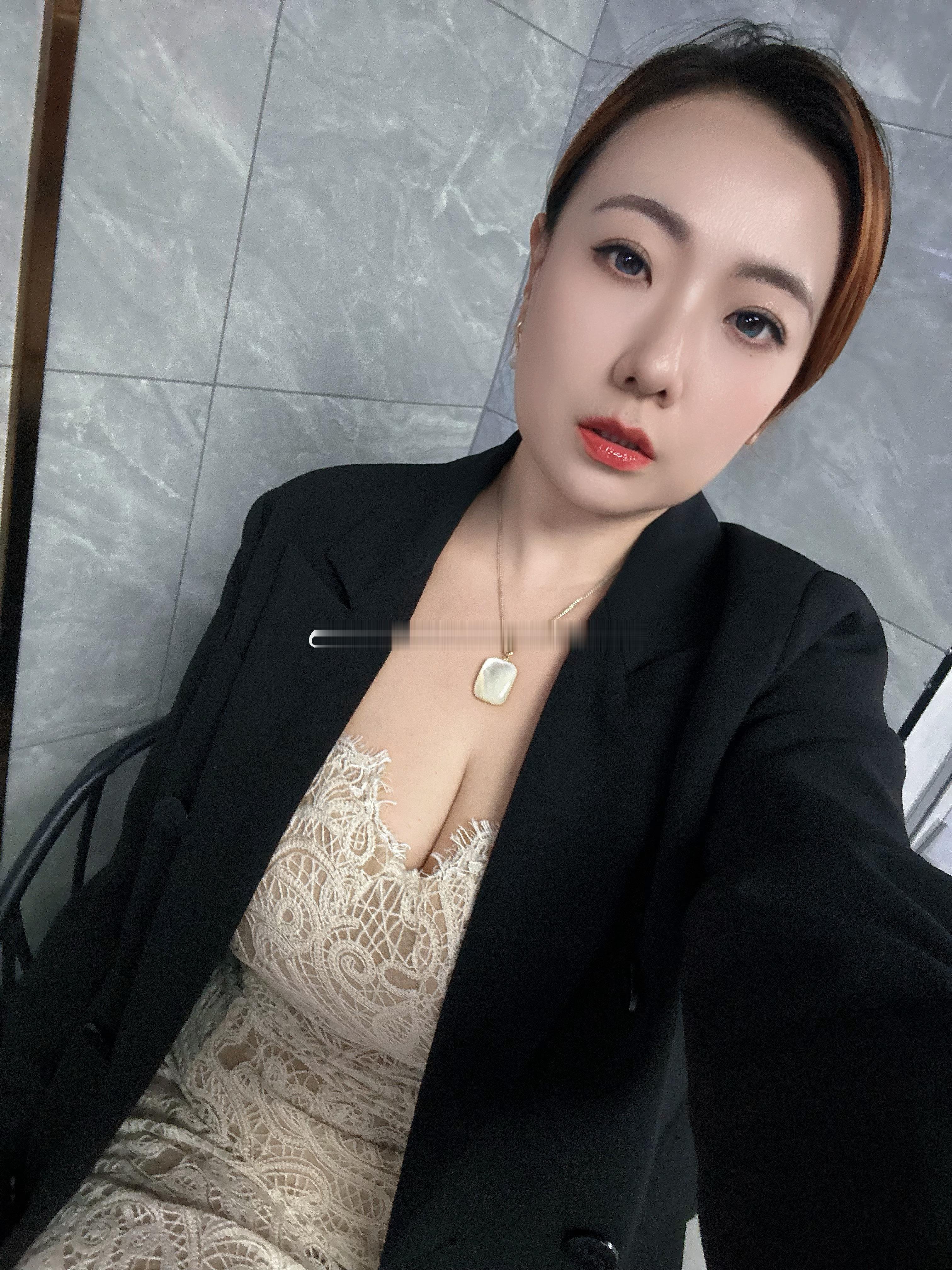 果然喜欢你的人会拍出你最美的一面。马浴柯把梁洛施拍的也太美了吧！爽飞了！马导第一