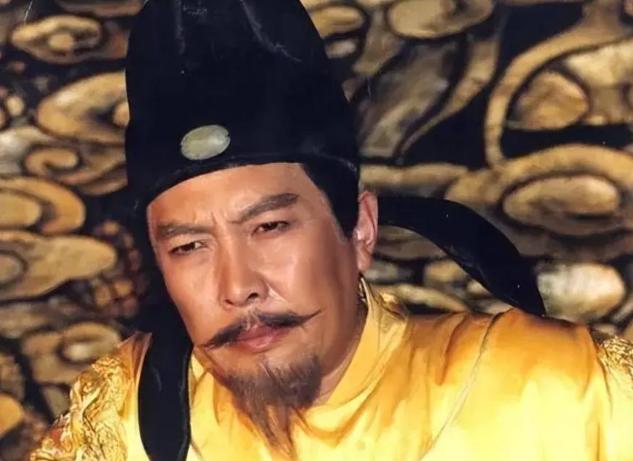 643 年，魏征弥留之际，李世民亲自带着太子和公主赶到魏府，握着魏征的手哭道：“