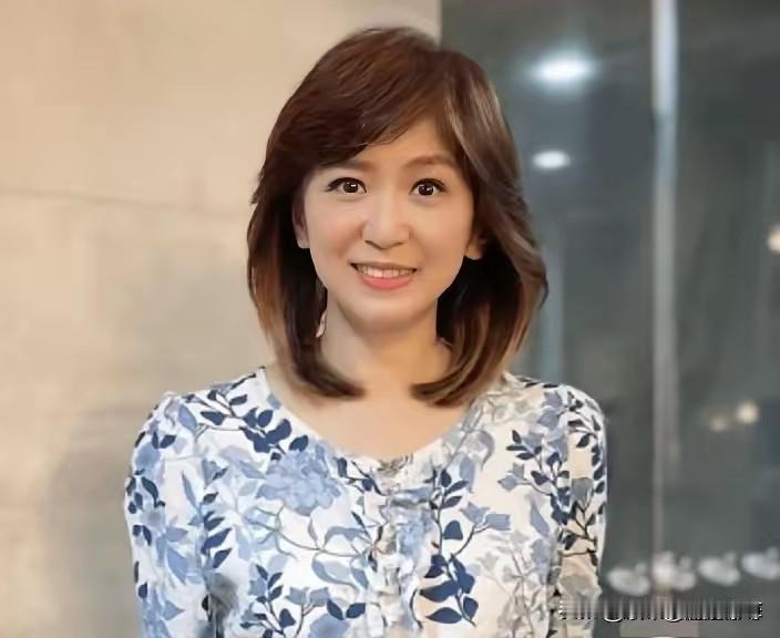 赖岳谦夫妇先后被中天拒之门外！继赖岳谦被通告不再上中天之后，周玉琴也发文证实被中