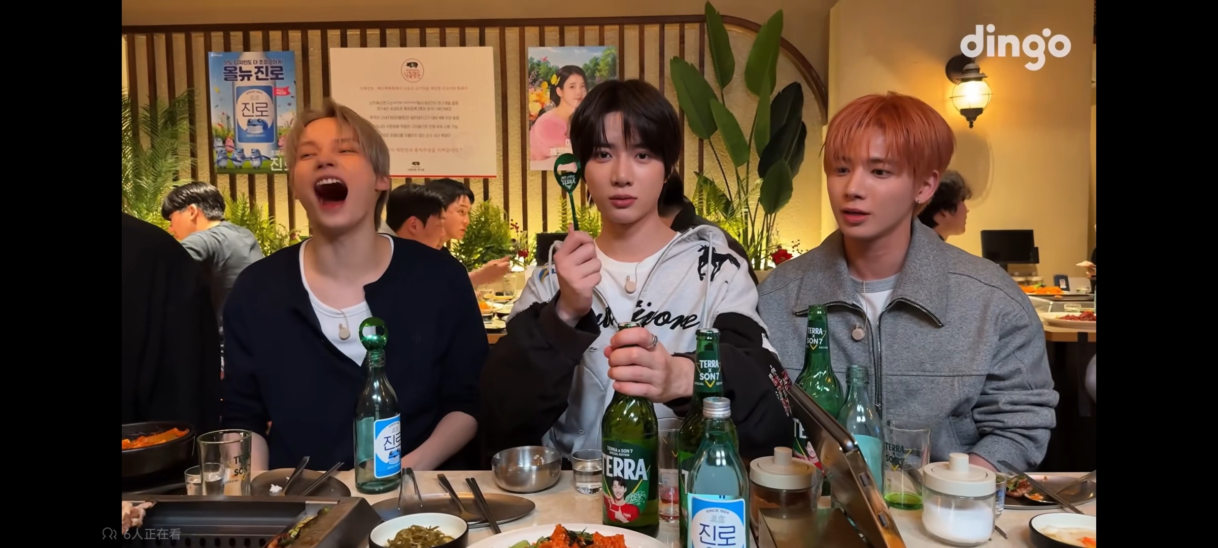 重新看一遍微醺live被他们三个萌死了…活力满满的三只小黄鸡小狗崽小羊羔 