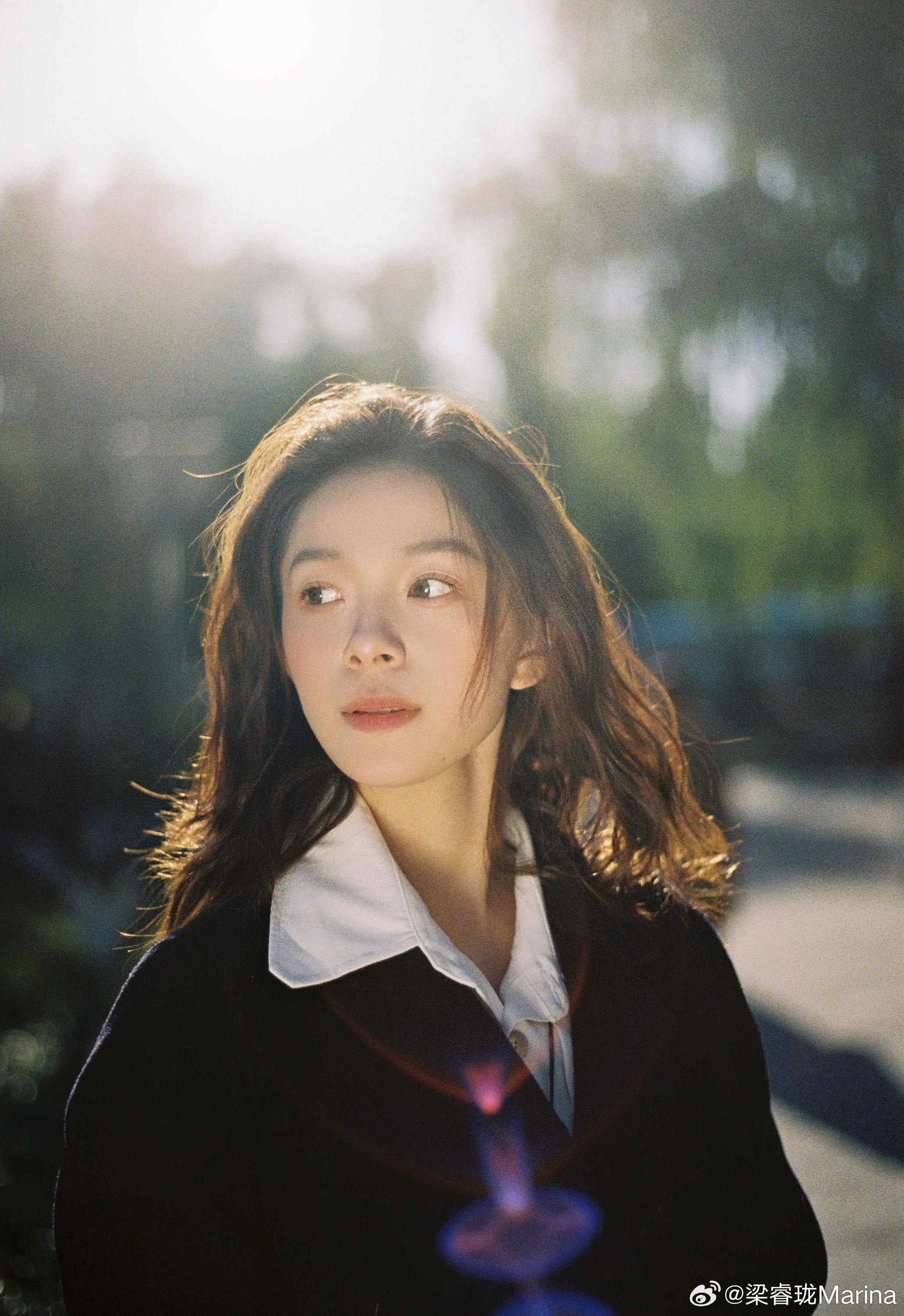 在每个孤独的瞬息与你相望从此光有了颜色和形状从此生命有了反光#胶片# 🎞️：​