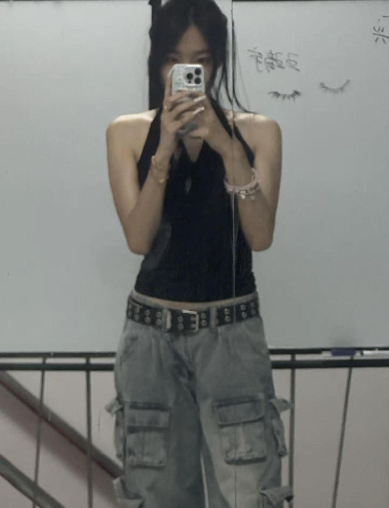 谢谢你像天使一样出现在我的生活里 但是我是撒旦你完蛋了190女大ootd 今天穿
