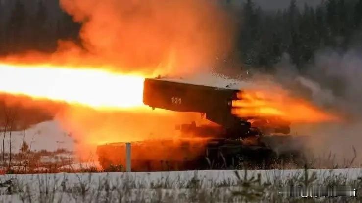 俄军重兵入城即遭猛击！乌军24小时子母弹覆盖红军城，巷战打成绞肉场
 
顿巴斯战