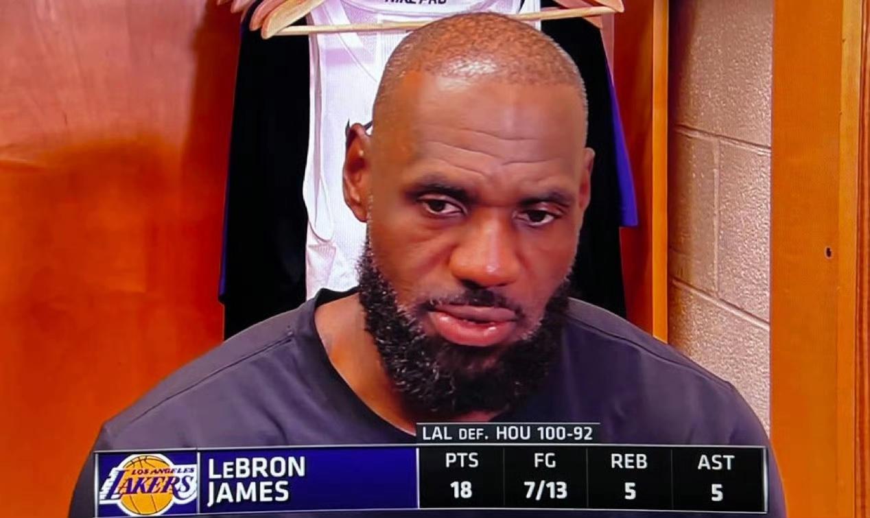 詹姆斯今天18分，感觉他现在就这水平。

湖人一哥是东契奇，今天又38分。

里