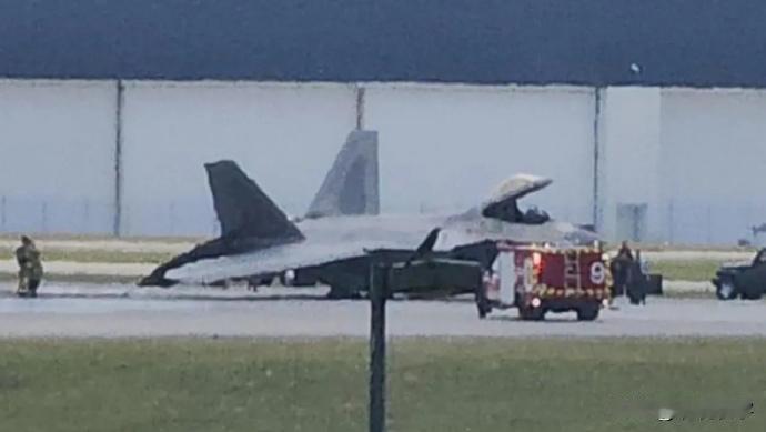 “摔一架少一架！”2024年5月7日，美国佐治亚州国民警卫队发布消息称，当地时间