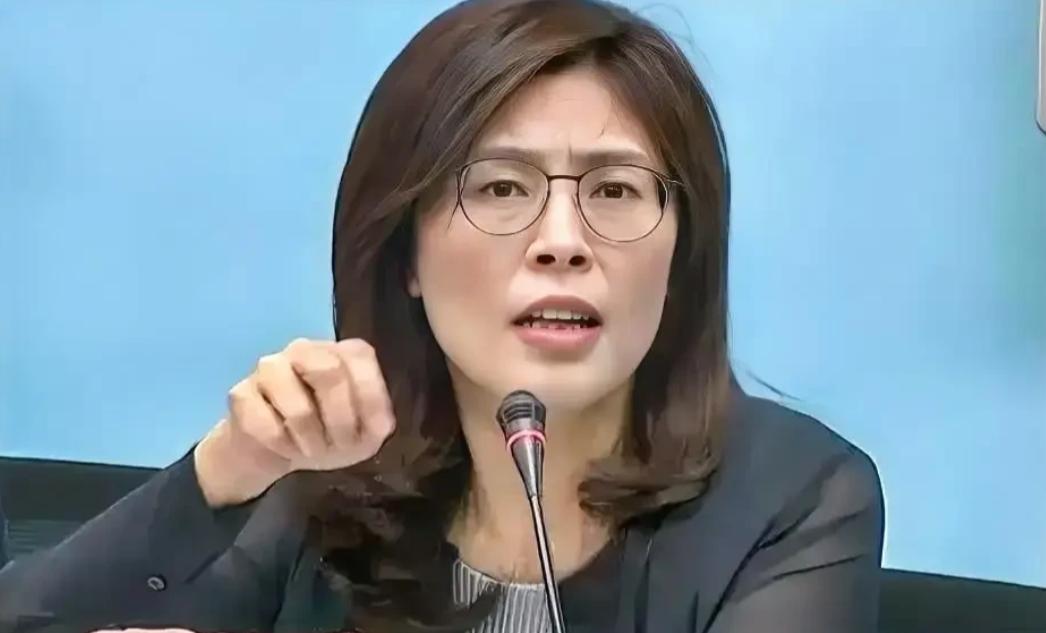 [浮云]国民党主席选举：郑丽文民调以68%位居第一，郝龙斌则仅仅获得6%，处于垫