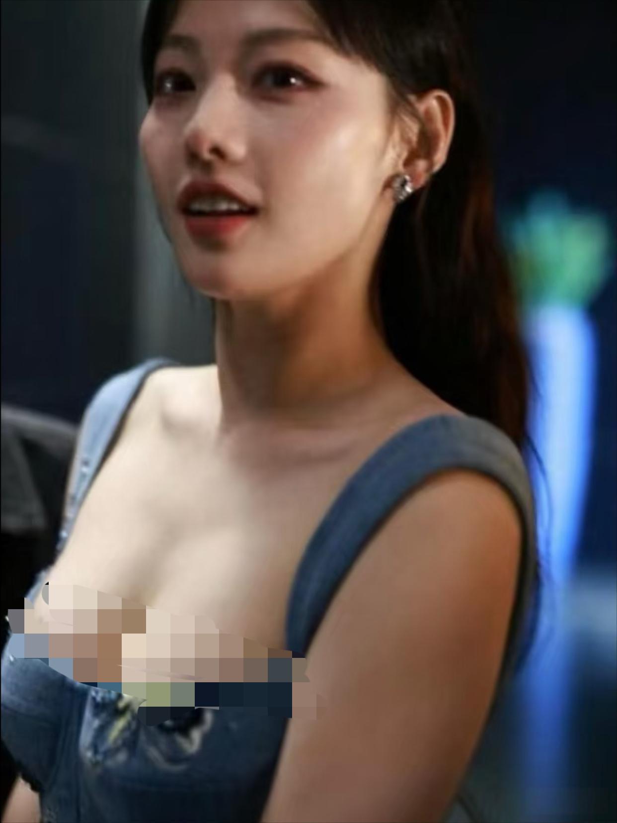 惊呆了，张嘉妮这状态也保持得太好了吧[泣不成声]