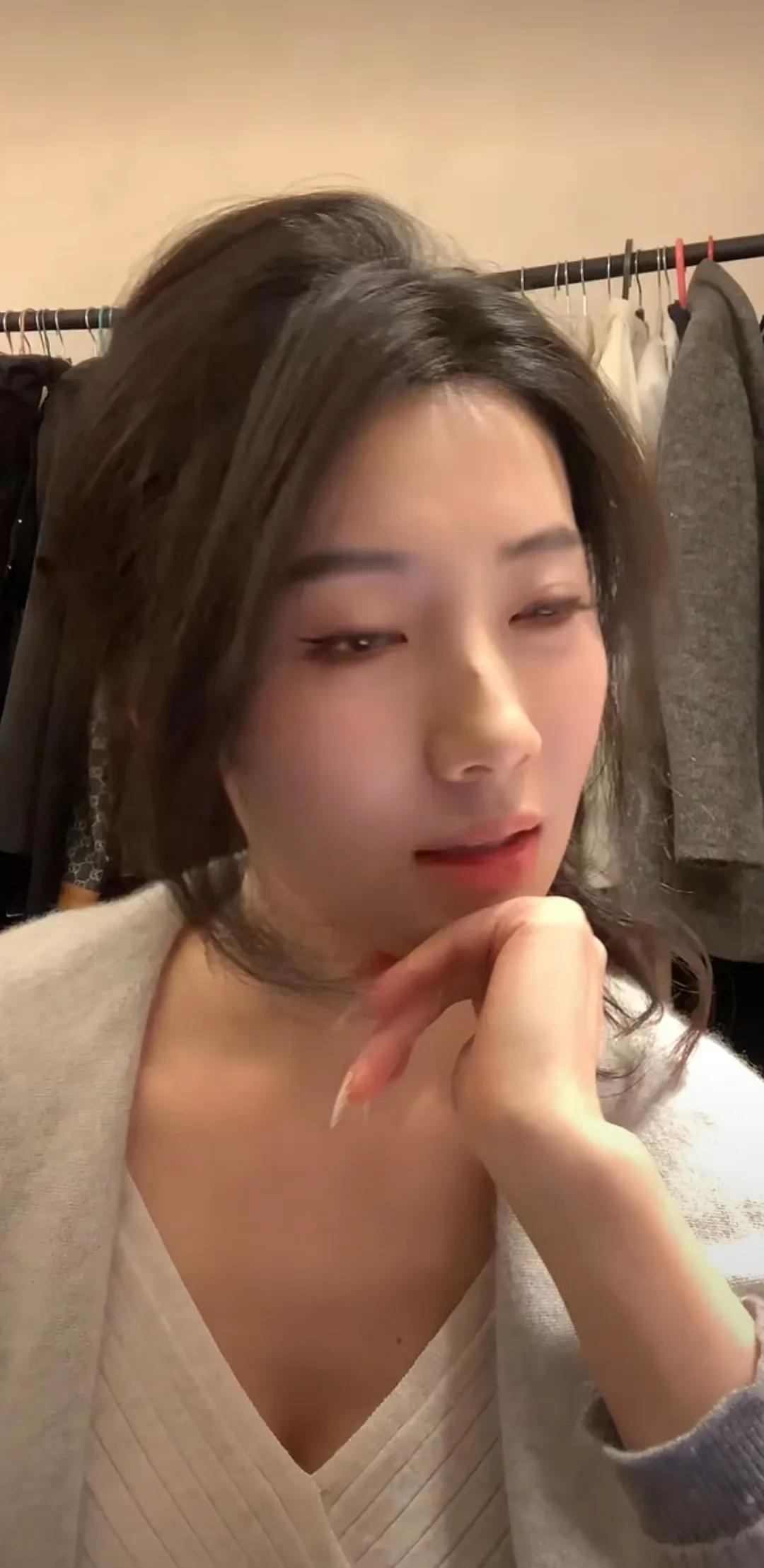 沉思的瞬间，温柔如水